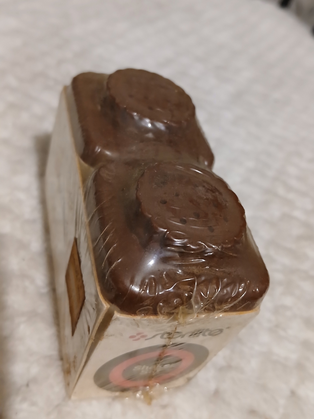 Vintage Sterilite Cream Ceramic Salt & Pepper Shakers - Picture 4 of 4
